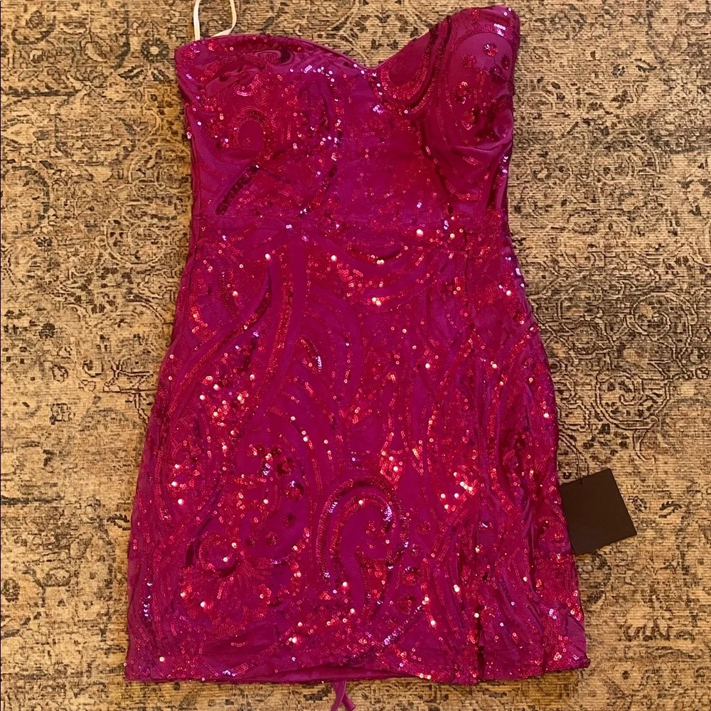 NWT Glamorous Intrigue Sequin Strapless Mini Dress - Picture 2 of 6